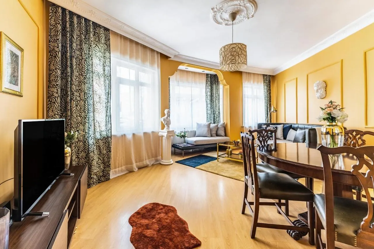 Unique Flat W Balcony 5 Min To Istiklal Street Lejlighed Istanbul Tyrkiet