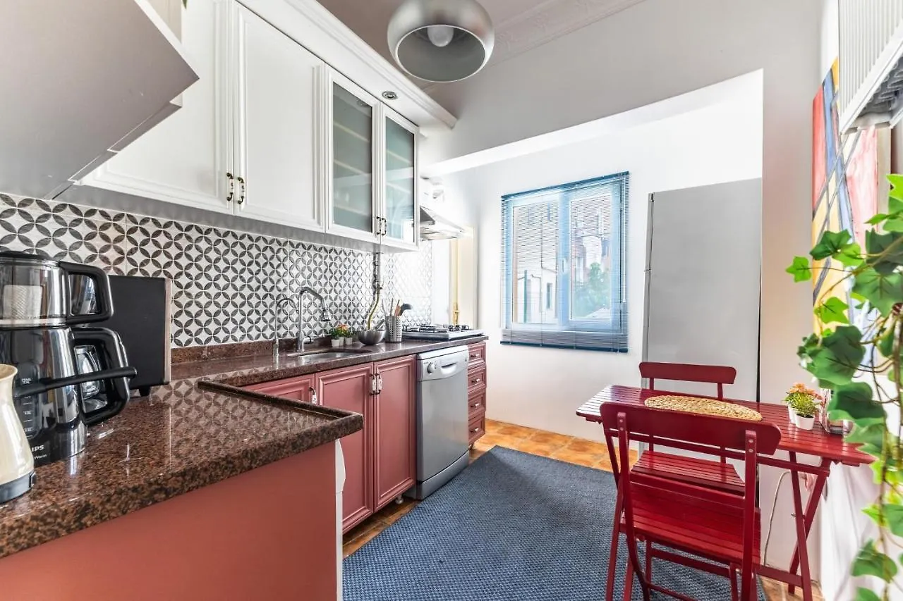 Unique Flat W Balcony 5 Min To Istiklal Street Lägenhet Istanbul