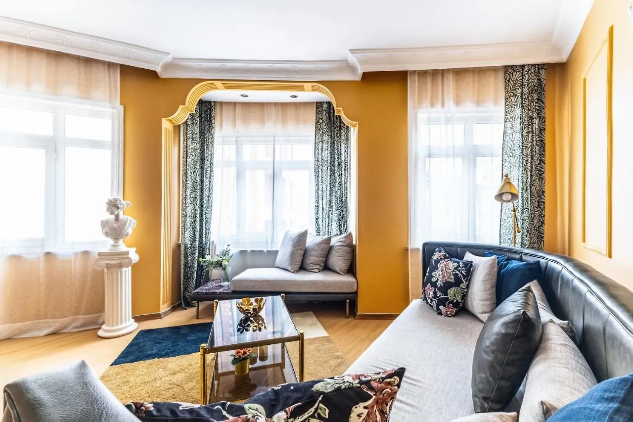 Unique Flat W Balcony 5 Min To Istiklal Street Lägenhet Istanbul