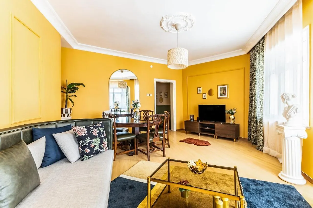 Unique Flat W Balcony 5 Min To Istiklal Street Lägenhet Istanbul